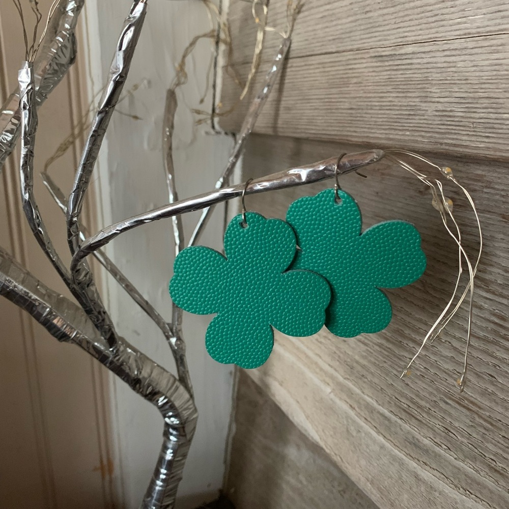 Green 4 leaf clover pleather earrings